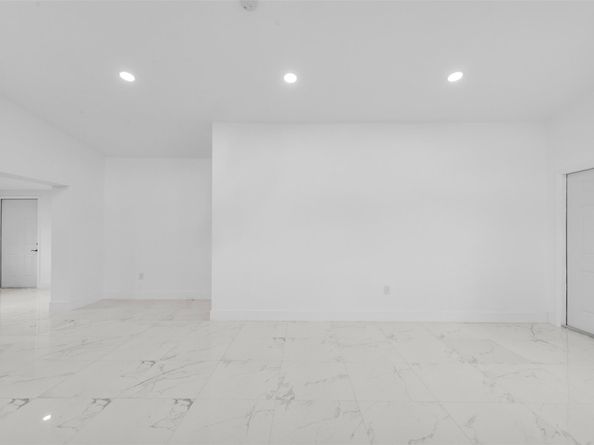 6840 SW 3rd St, Miami FL 33144