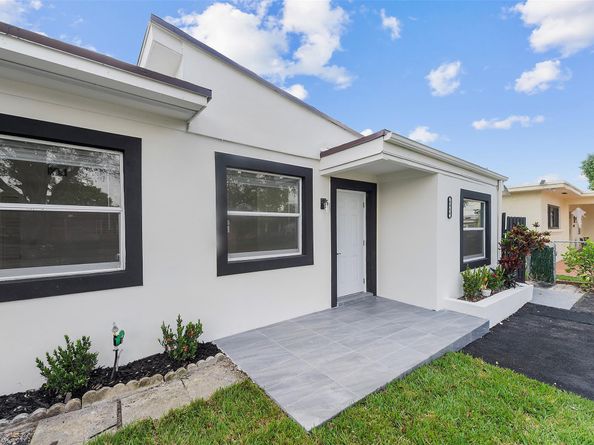 6840 SW 3rd St, Miami FL 33144