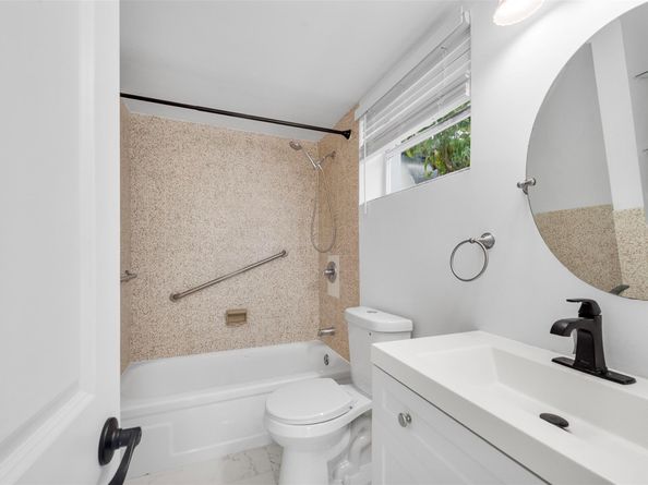 6840 SW 3rd St, Miami FL 33144