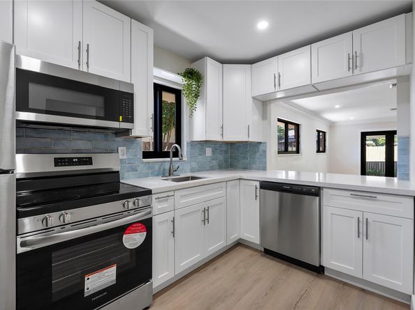 617 NE 38th St, Oakland Park FL 33334