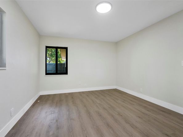 617 NE 38th St, Oakland Park FL 33334