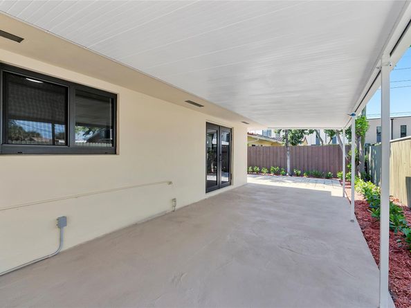 617 NE 38th St, Oakland Park FL 33334