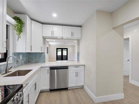 617 NE 38th St, Oakland Park FL 33334