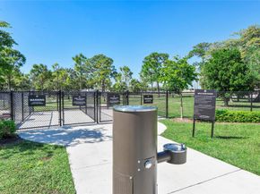 617 NE 38th St, Oakland Park FL 33334