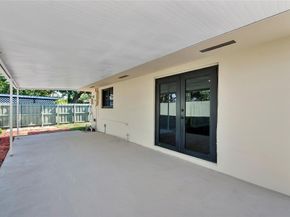 617 NE 38th St, Oakland Park FL 33334