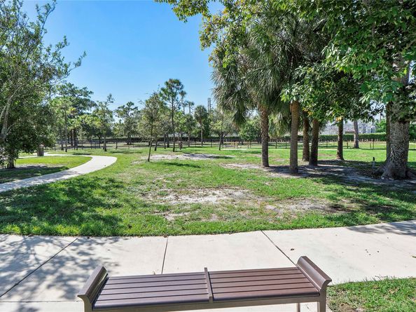 617 NE 38th St, Oakland Park FL 33334