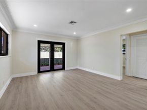 617 NE 38th St, Oakland Park FL 33334