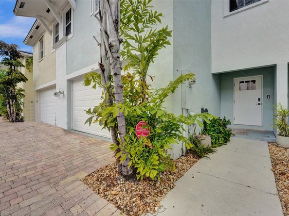 424 NE 1st Avenue, Pompano Beach FL 33060