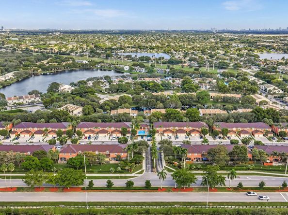 1381 NW 99th Ave 172, Pembroke Pines FL 33024