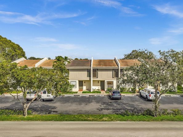 1381 NW 99th Ave 172, Pembroke Pines FL 33024