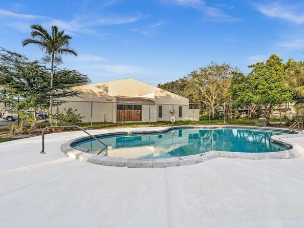 1381 NW 99th Ave 172, Pembroke Pines FL 33024