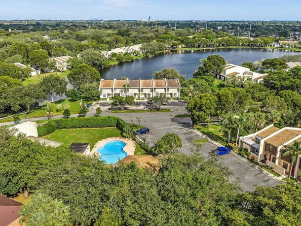 1381 NW 99th Ave 172, Pembroke Pines FL 33024