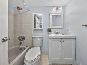 2920 NE 8th Ter 103, Oakland Park FL 33334