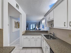 2920 NE 8th Ter 103, Oakland Park FL 33334