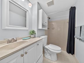 2920 NE 8th Ter 103, Oakland Park FL 33334