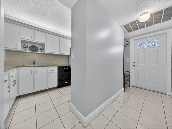 2920 NE 8th Ter 103, Oakland Park FL 33334