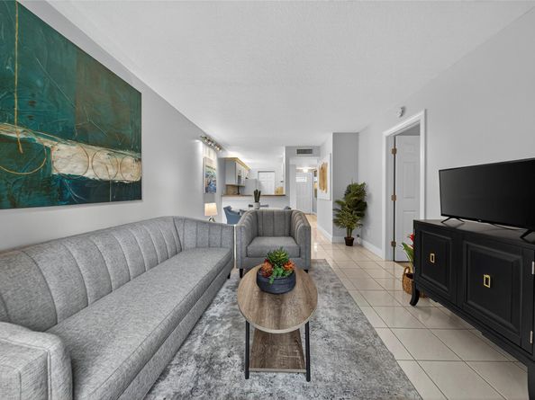 2920 NE 8th Ter 103, Oakland Park FL 33334