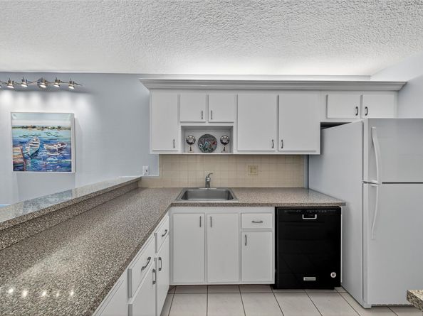 2920 NE 8th Ter 103, Oakland Park FL 33334