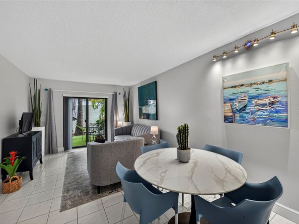 2920 NE 8th Ter 103, Oakland Park FL 33334