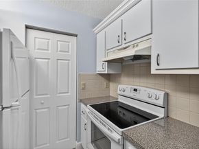 2920 NE 8th Ter 103, Oakland Park FL 33334