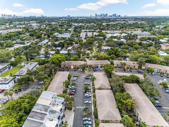 2920 NE 8th Ter 103, Oakland Park FL 33334