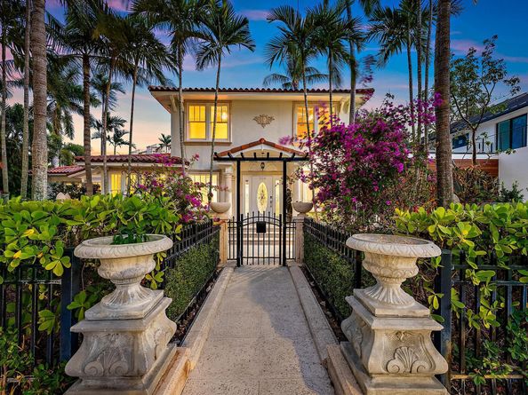 228 9th Street, West Palm Beach FL 33401