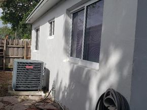 4230 SW 57th Ave, Davie FL 33314