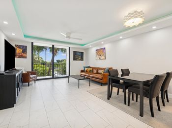 5340 Las Verdes Circle