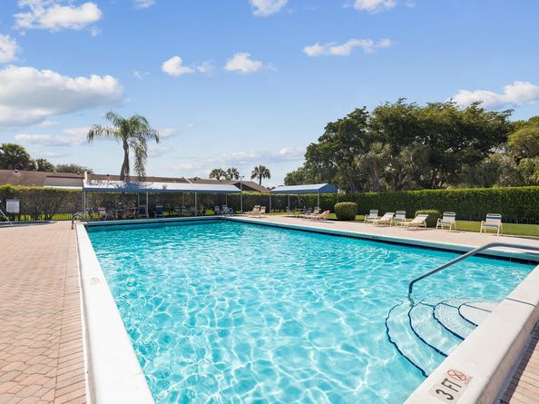 5340 Las Verdes Circle 322, Delray Beach FL 33484