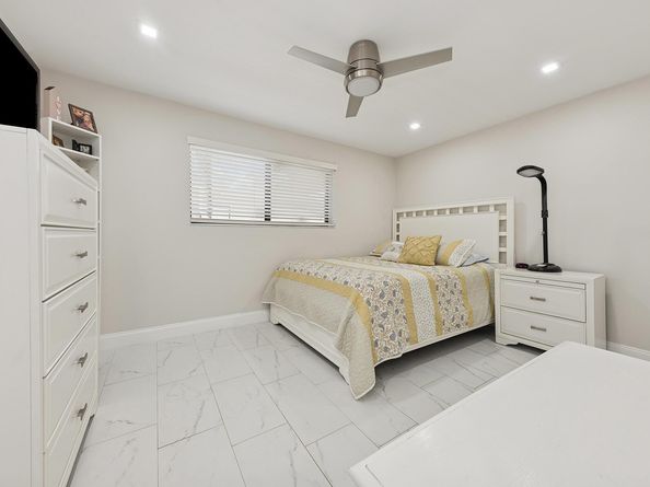 5340 Las Verdes Circle 322, Delray Beach FL 33484