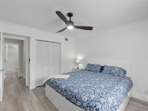 6205 Bay Club Dr 3, Fort Lauderdale FL 33308