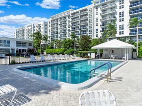 6205 Bay Club Dr 3, Fort Lauderdale FL 33308