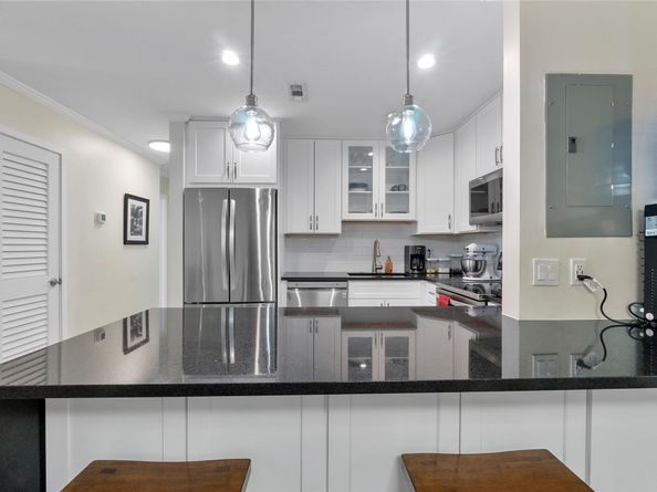 6205 Bay Club Dr 3, Fort Lauderdale FL 33308