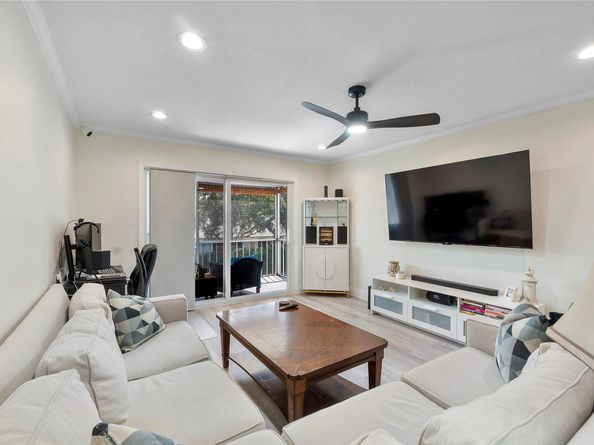 6205 Bay Club Dr 3, Fort Lauderdale FL 33308