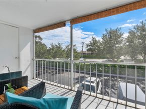 6205 Bay Club Dr 3, Fort Lauderdale FL 33308