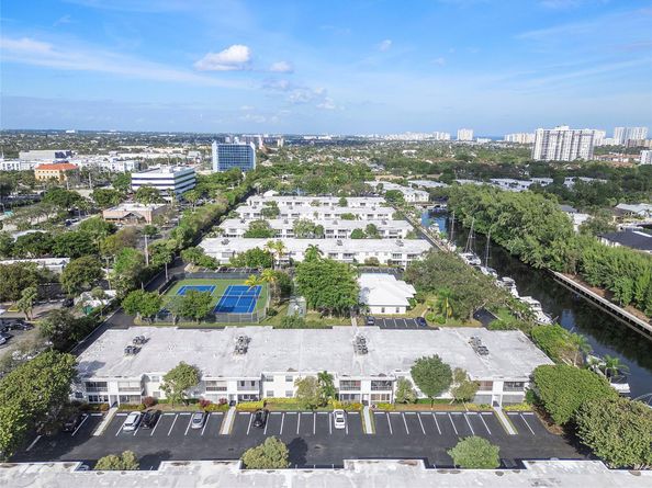 6205 Bay Club Dr 3, Fort Lauderdale FL 33308