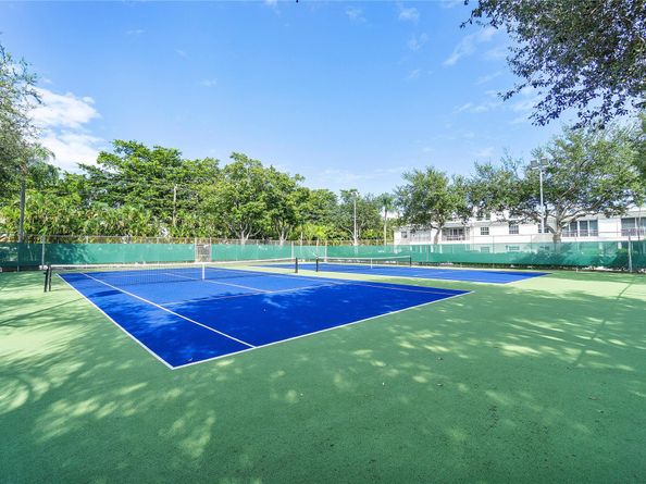 6205 Bay Club Dr 3, Fort Lauderdale FL 33308