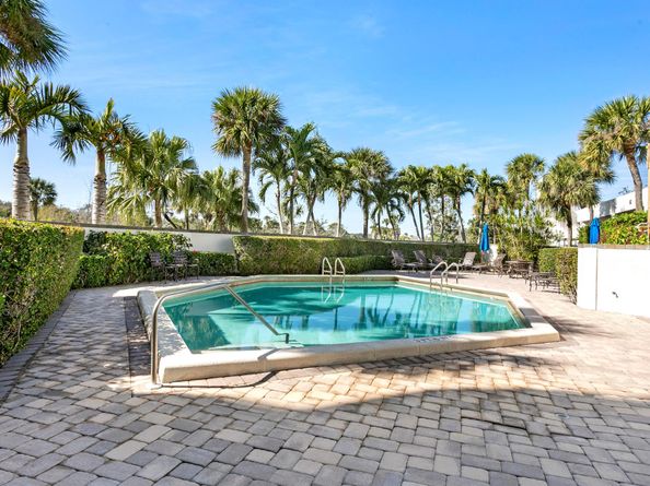 3322 Casseekey Island Road 504, Jupiter FL 33477