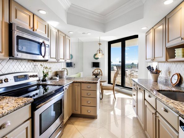 3322 Casseekey Island Road 504, Jupiter FL 33477