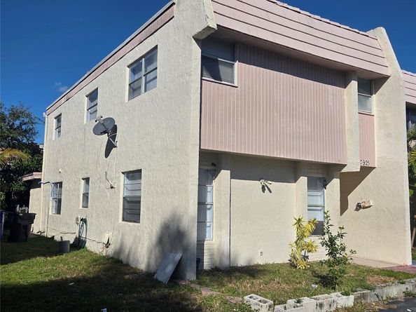 7925 SW 9th St 7925, North Lauderdale FL 33068