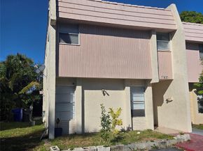 7925 SW 9th St 7925, North Lauderdale FL 33068