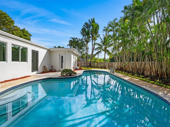 5300 Adams St, Hollywood FL 33021