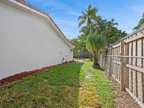 5300 Adams St, Hollywood FL 33021