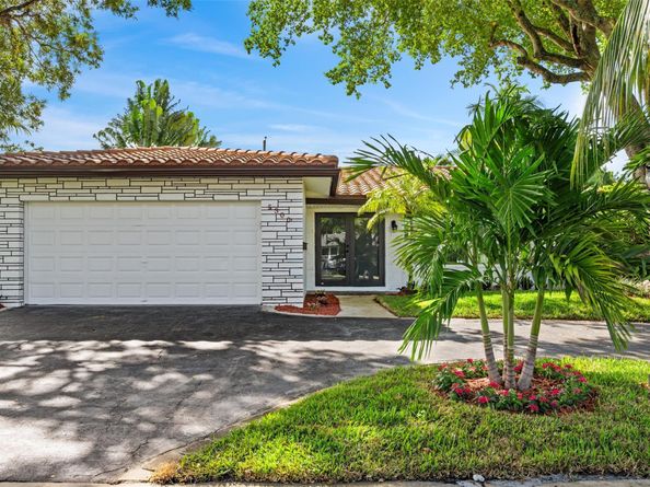 5300 Adams St, Hollywood FL 33021