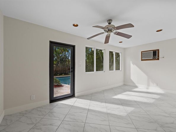 5300 Adams St, Hollywood FL 33021