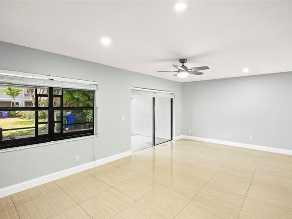 510 NW 103rd Ter 510, Pembroke Pines FL 33026