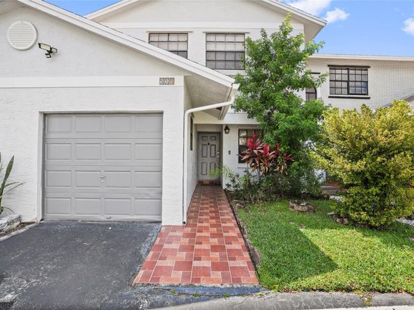 510 NW 103rd Ter 510, Pembroke Pines FL 33026