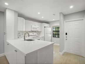 510 NW 103rd Ter 510, Pembroke Pines FL 33026