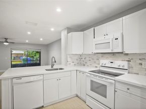 510 NW 103rd Ter 510, Pembroke Pines FL 33026