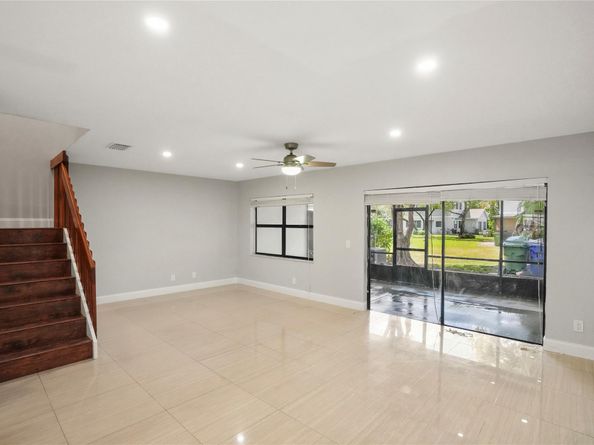 510 NW 103rd Ter 510, Pembroke Pines FL 33026